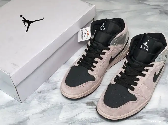 Rep Onekick Dirty Iridescent Powder Air Jordan Mid BQ6472-602 1 (W) 0514